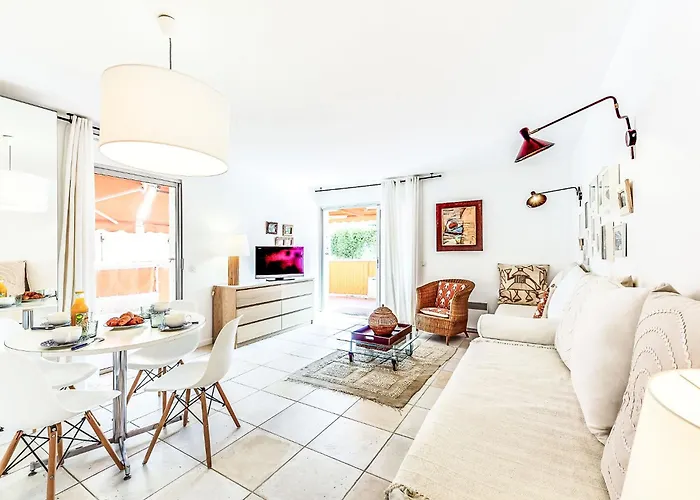 Apartment Les Patios-2 By Interhome